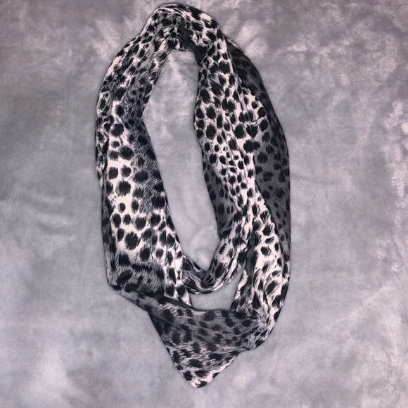 Infinity Scarf - Picture 1 of 2